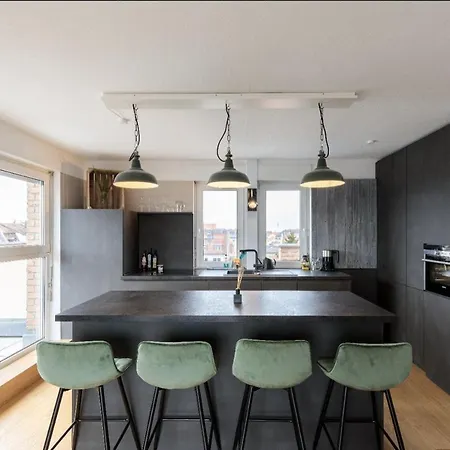 Designer Penthouse In St Johannes, Toller Ausblick Ueber Den Daechern Nuernbergs נירנברג